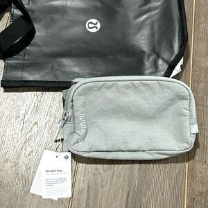 NEW lululemon Beltbag mini*